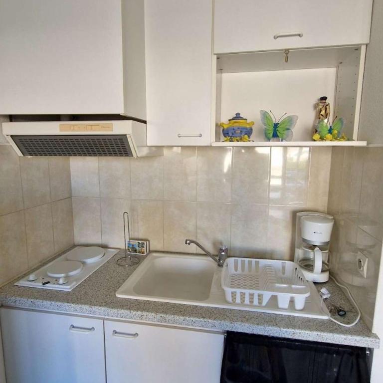 Studio Cabine avec Piscine, Terrasse et Parking, Proche Commodités - FR-1-387-206 - Estudio - 3