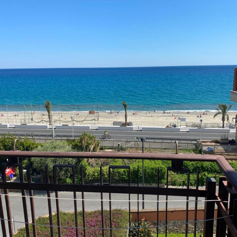 Hotel Regina Mundi - Camera Deluxe Matrimoniale/Doppia con Letti Singoli con Vista Mare - 3