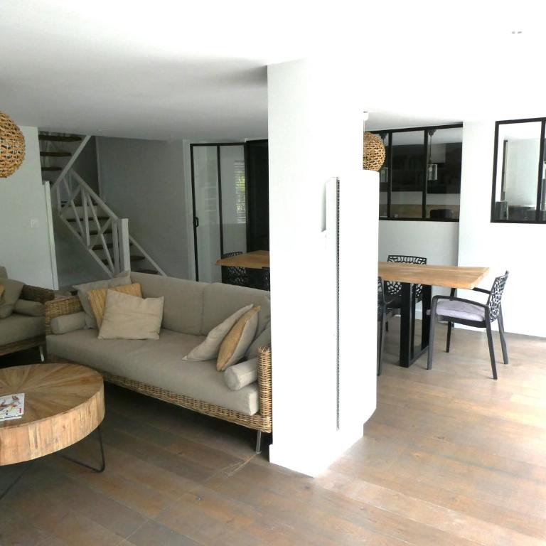 Maison au calme entre Océan et Lac, vue sur le golf, piscine chauffée, classée 4 étoiles - Villa - 10