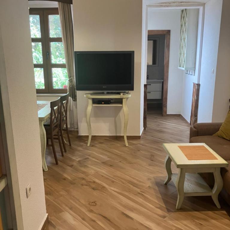 Apartments Kotor Old Town - Deluxe One-Bedroom Apartment - 14