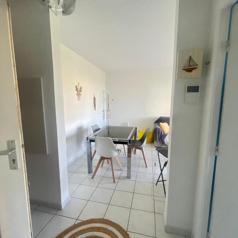Joli appartement avec piscine - Apartment mit 1 Schlafzimmer - 12