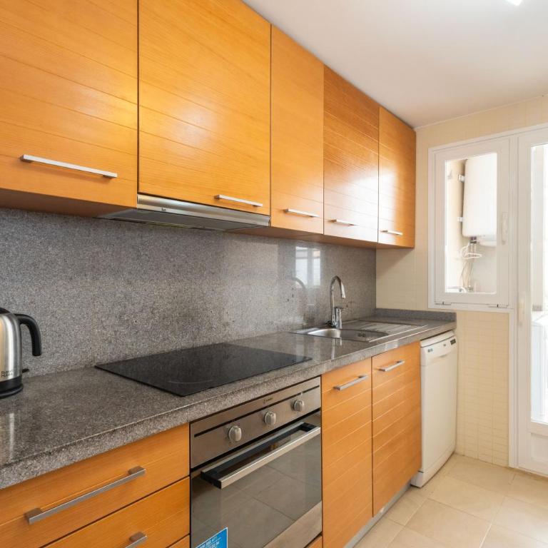 Golden Gardens, ground floor apartment with large terrace, smart TV, fibre internet, parking - Apartamento de 2 dormitorios - 14