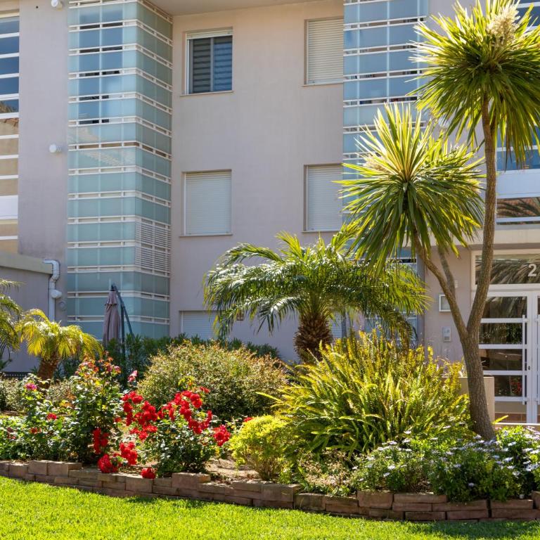 Golden Gardens, ground floor apartment with large terrace, smart TV, fibre internet, parking - Apartamento de 2 dormitorios - 35