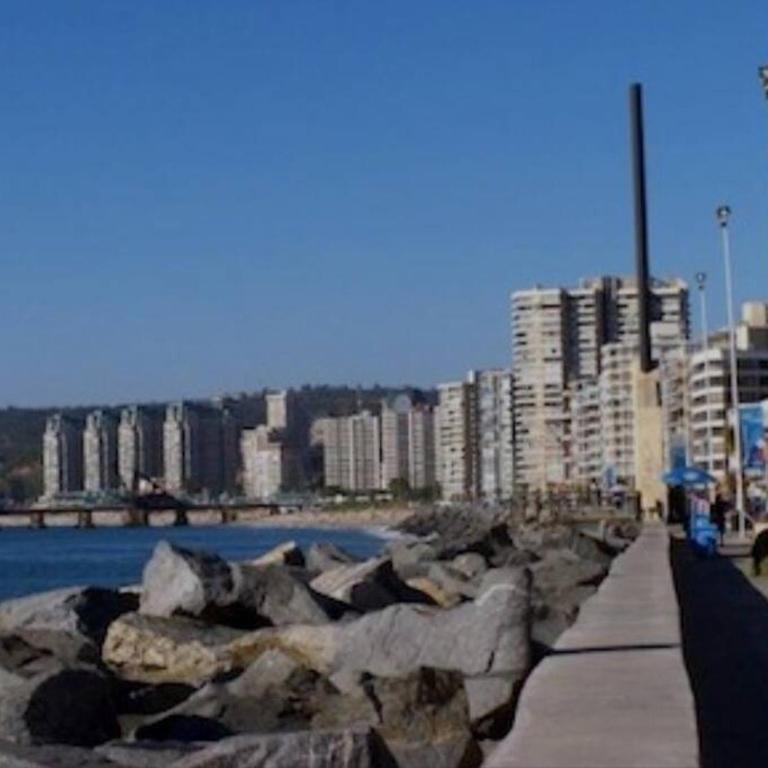 Amplio apartamento para 7 personas a pasos del mar y casino - Three-Bedroom Apartment - 42