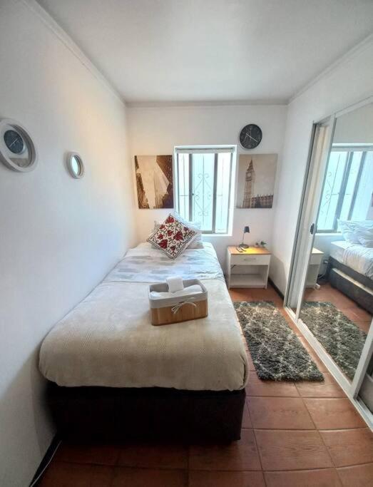 Amplio apartamento para 7 personas a pasos del mar y casino - Three-Bedroom Apartment - 11