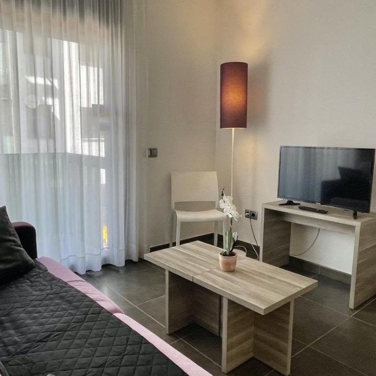Darsena B 1-2 - Two-Bedroom Apartment with Balcony - 6