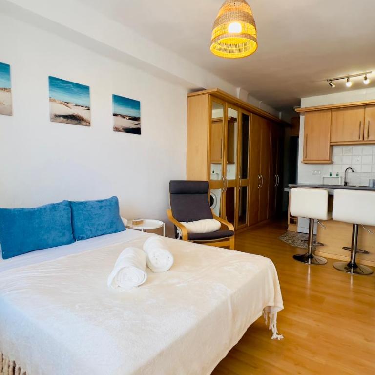 Estudio céntrico con balcón y piscina by South Costa - Apartamento de 1 dormitorio - 3