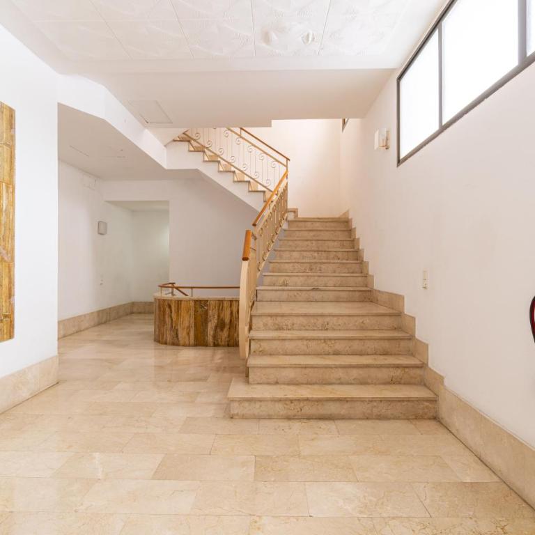 TuristMar - Amplio Apartamento en Salou con piscina, a 2 minutos de la Playa - Apartamento con vistas a la piscina - 29