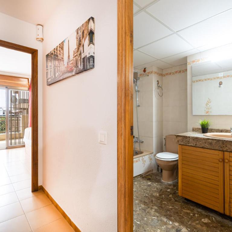 TuristMar - Amplio Apartamento en Salou con piscina, a 2 minutos de la Playa - Apartamento con vistas a la piscina - 17
