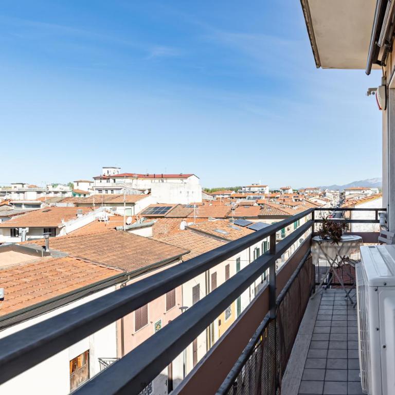 GuestHost - Bright Apartment near the Beach! - Two-Bedroom Apartment - 13