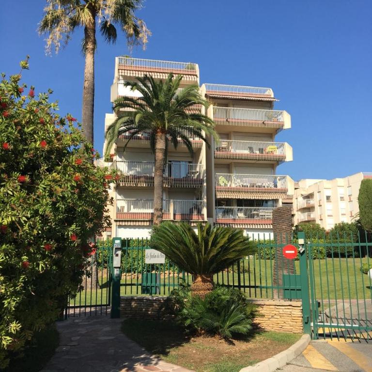 Appartement -piscine- proche bord de mer et centre - One-Bedroom Apartment - 13