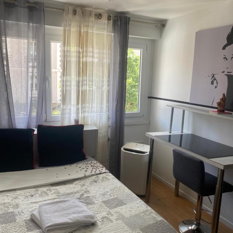 Zola - Double Room - 1