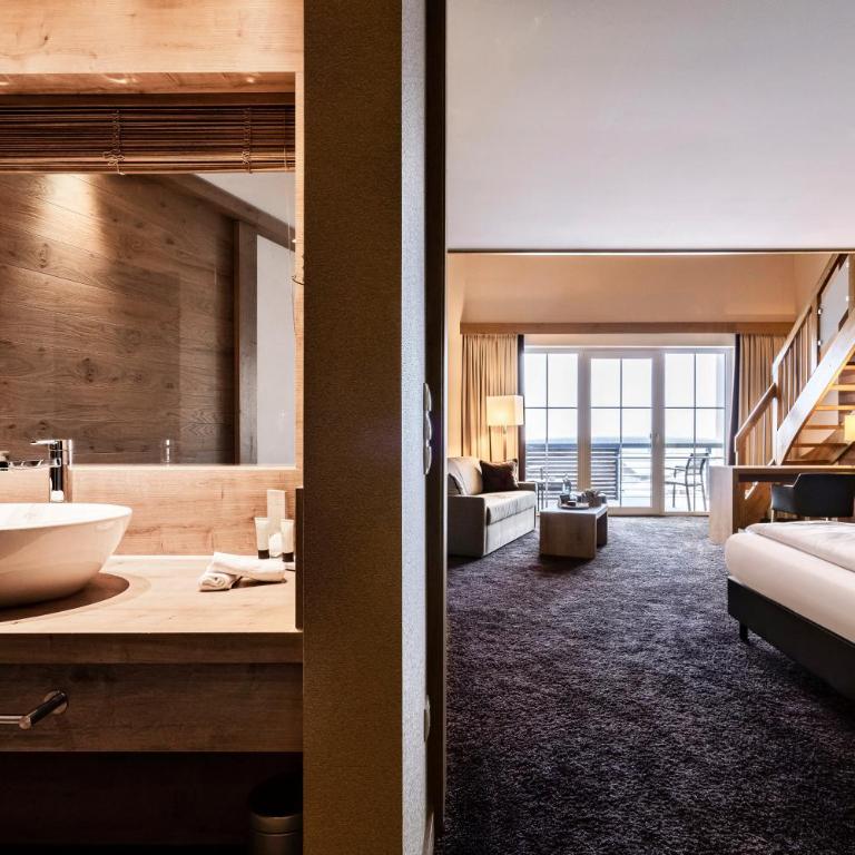 Panoramahotel Oberjoch - Suite mit Whirlpool-Badewanne und Sauna - 1