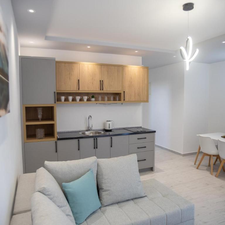 Apartments Cota Guesthouse - Deluxe King Suite - 4
