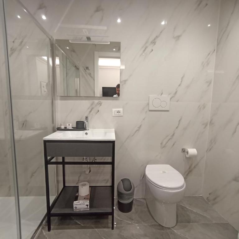 AD Vatican Luxury Rooms - by AD Roma - Comfort Dreibettzimmer mit Dusche - 8