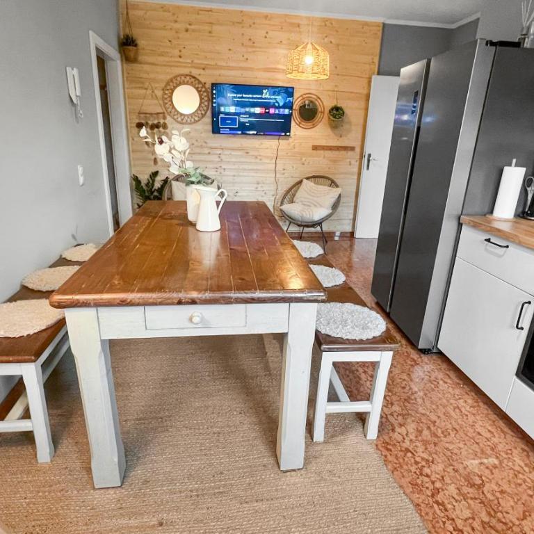 Flatista Homes - Penthouse with Rooftop Gym - Apartment - 8