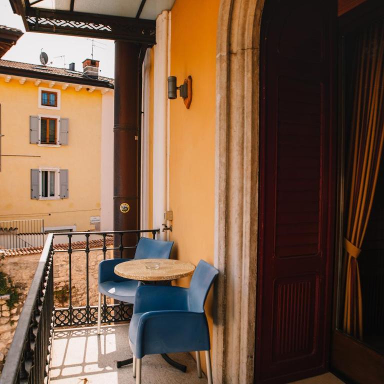 Arciduca Charming House Room & Breakfast - Camera Matrimoniale Piccola con Balcone - 2