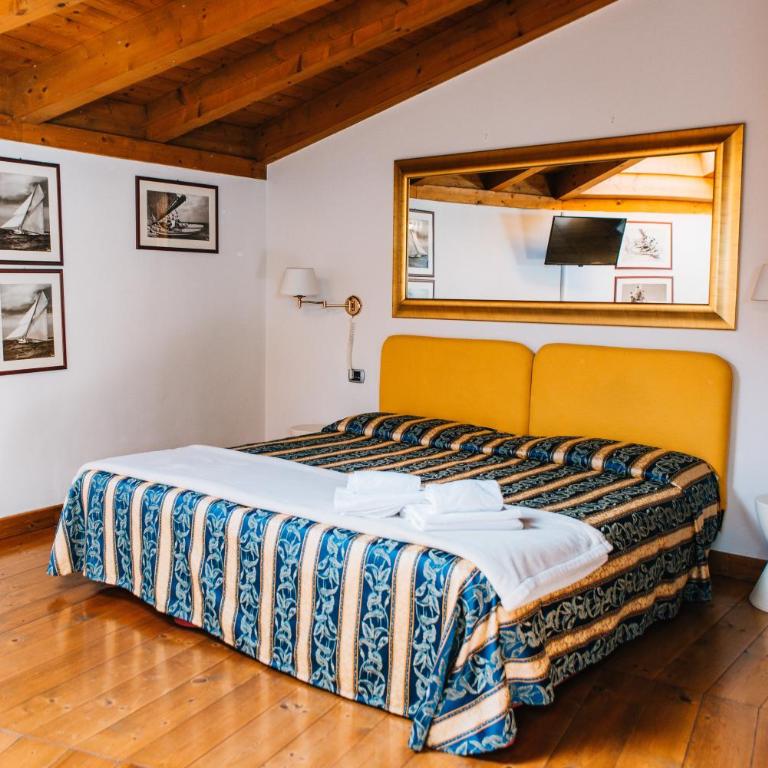 Arciduca Charming House Room & Breakfast - Camera Matrimoniale Mansardata - 7