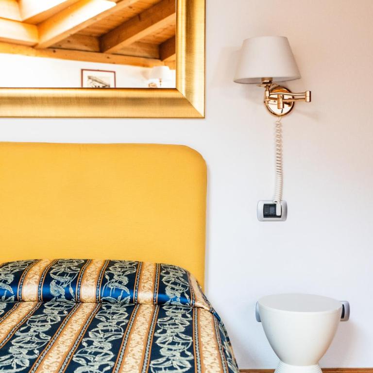 Arciduca Charming House Room & Breakfast - Camera Matrimoniale Mansardata - 11