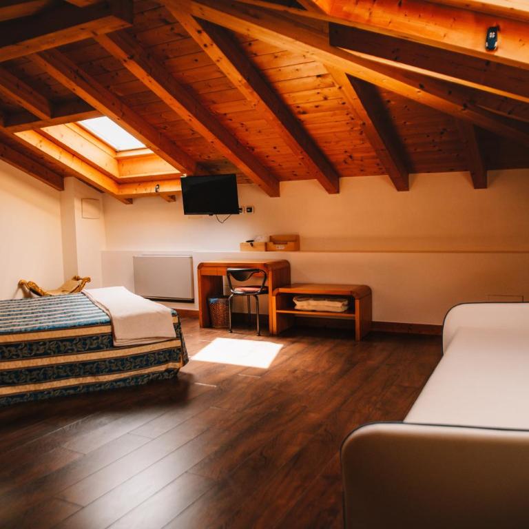 Arciduca Charming House Room & Breakfast - Camera Matrimoniale Mansardata - 2