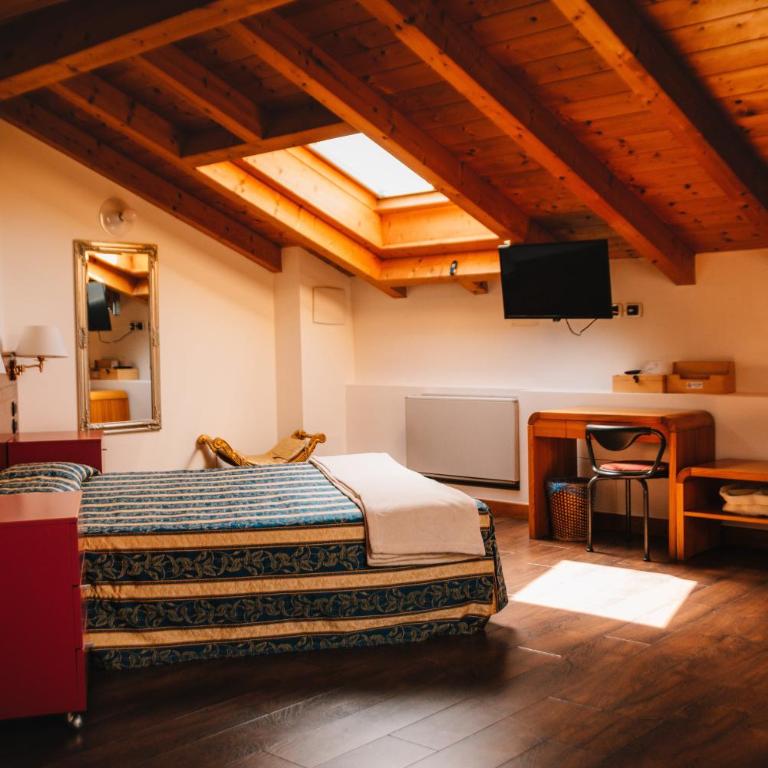 Arciduca Charming House Room & Breakfast - Camera Matrimoniale Mansardata - 18