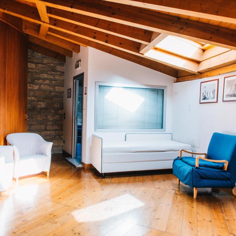 Arciduca Charming House Room & Breakfast - Camera Matrimoniale Mansardata - 16