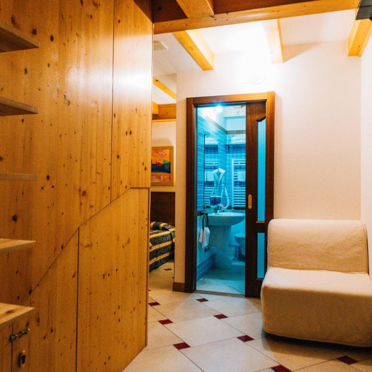 Arciduca Charming House Room & Breakfast - Camera Matrimoniale con Balcone - 6