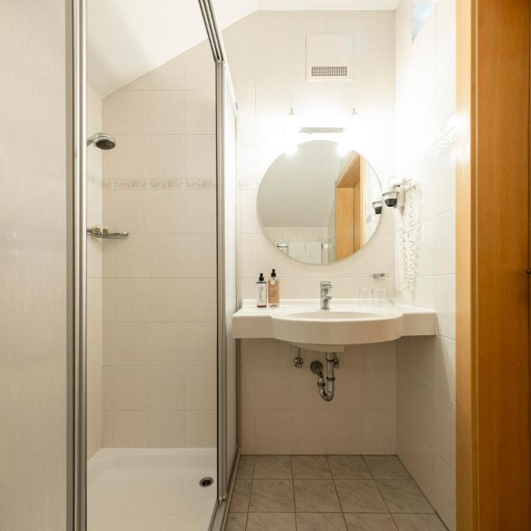 Weingarten Terlan - Rooms & Breakfast - Doppelzimmer mit Bergblick - 1
