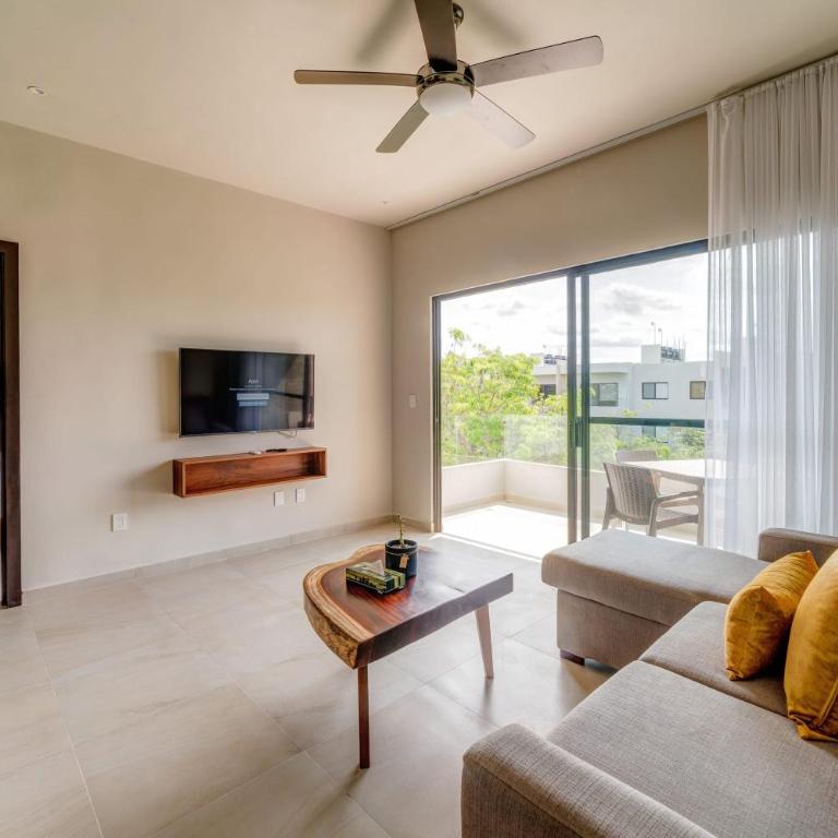 Tranquil Stay Onsite Pool Gym and Playground - Three-Bedroom Apartment - 10