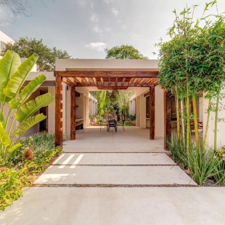 Tranquil Stay Onsite Pool Gym and Playground - Three-Bedroom Apartment - 16