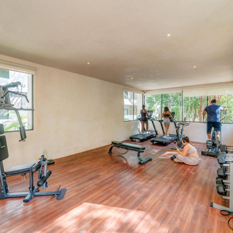 Tranquil Stay Onsite Pool Gym and Playground - Three-Bedroom Apartment - 23