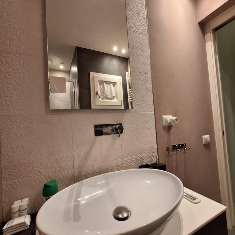 Fiorino Duomo Cozy Suite - Appartamento con 1 Camera da Letto - 16