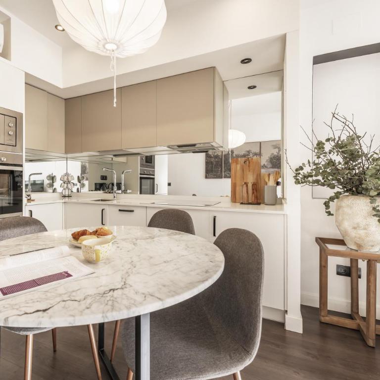 ACOGEDOR (2h+2B) En Malasaña - Two-Bedroom Apartment - 5