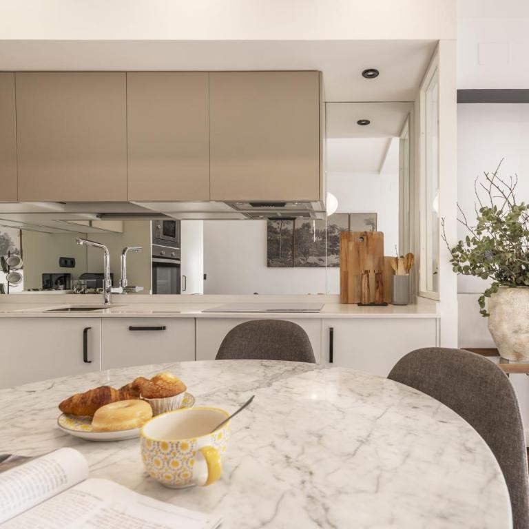 ACOGEDOR (2h+2B) En Malasaña - Two-Bedroom Apartment - 6