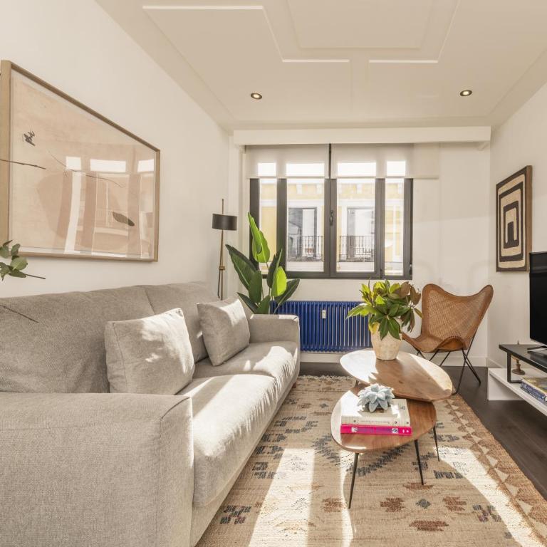 ACOGEDOR (2h+2B) En Malasaña - Two-Bedroom Apartment - 1
