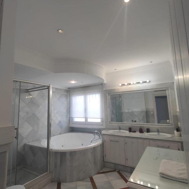 Puerto Banus beach - One-Bedroom Apartment - 15