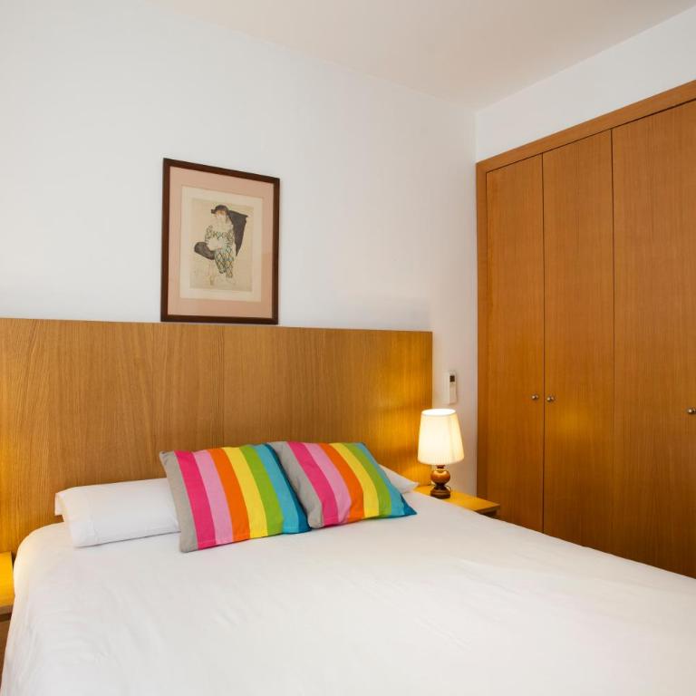 Ramblas Apartments - One-Bedroom Apartment - 2