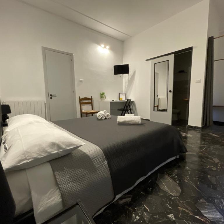 Le Gorgoni b&b - Double Room with Balcony - 8