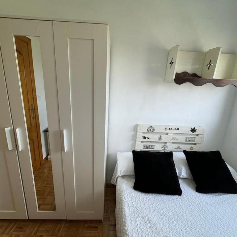 Piso cerca al Centro de Madrid SAN LUCIANO - Three-Bedroom Apartment - 5