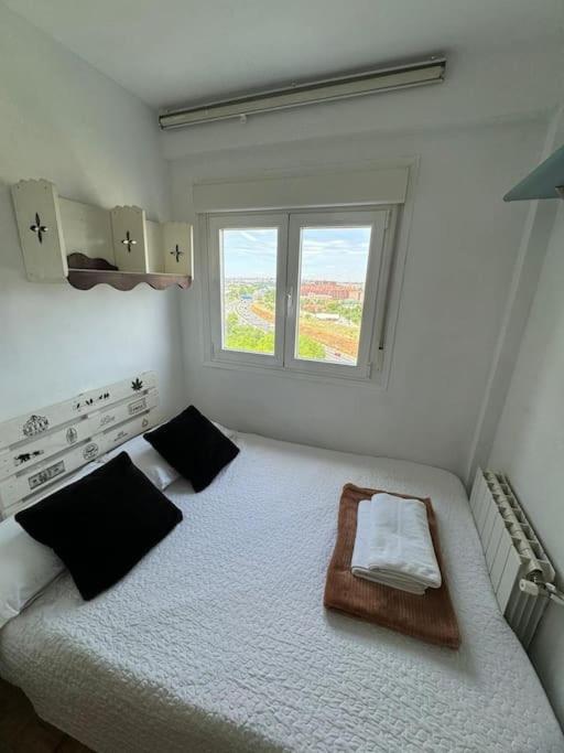 Piso cerca al Centro de Madrid SAN LUCIANO - Three-Bedroom Apartment - 24