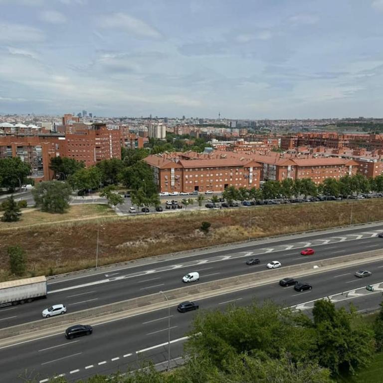 Piso cerca al Centro de Madrid SAN LUCIANO - Three-Bedroom Apartment - 25