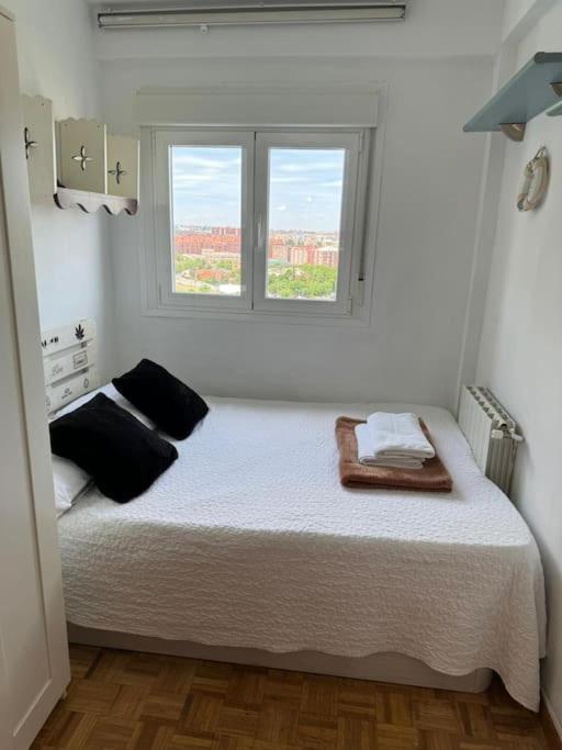 Piso cerca al Centro de Madrid SAN LUCIANO - Three-Bedroom Apartment - 32