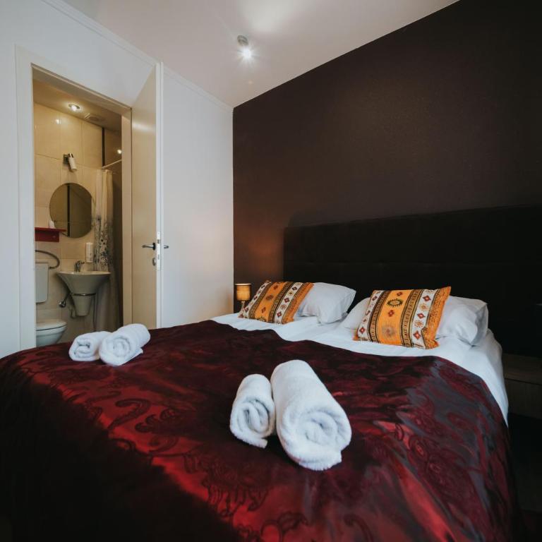 Old Town Residence Rooms - Dvokrevetna Soba sa Bračnim Krevetom - 3
