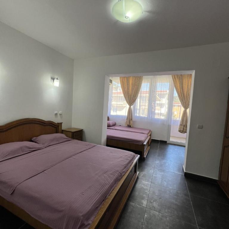 Accommodation Royal Azur - Quadruple Room - 12
