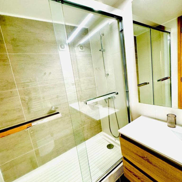 Hermoso Depto 2D2B 01 Parking a Pasos del Lago - Apartamento de 2 dormitorios - 7