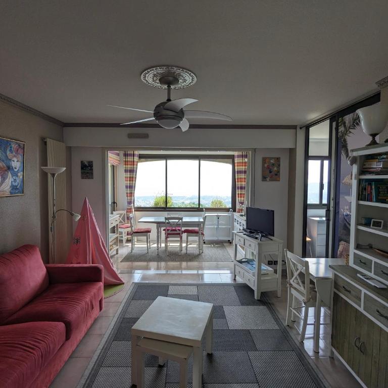 Appartement avec vue mer exceptionnelle dans résidence de standing, au calme, avec piscine - Two-Bedroom Apartment - 3