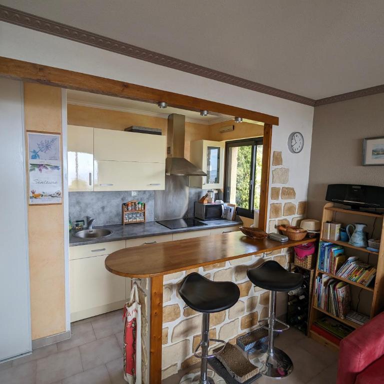 Appartement avec vue mer exceptionnelle dans résidence de standing, au calme, avec piscine - Two-Bedroom Apartment - 6