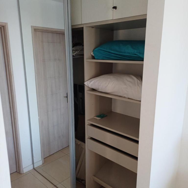 DEPARTAMENTO CONDOMINIO BAHIA GRANDE NORDELTA , TIGRE , CON BALCÓN Y VISTA A LA Bahia , piscina exterior opcional arancelada - Apartamento con vistas al mar - 97