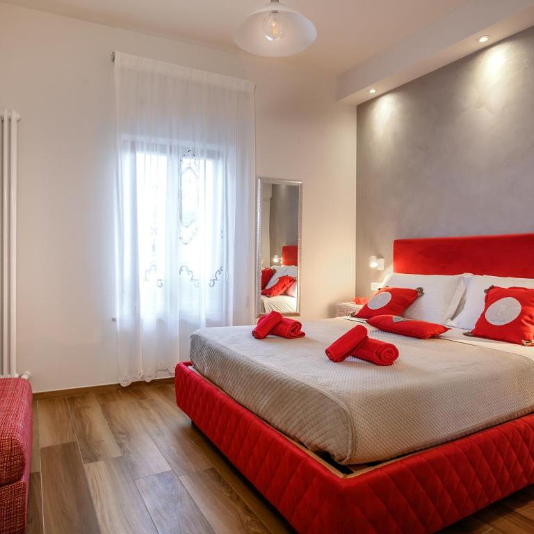 Lady Camollia Apartment - Three-Bedroom Apartment - 11