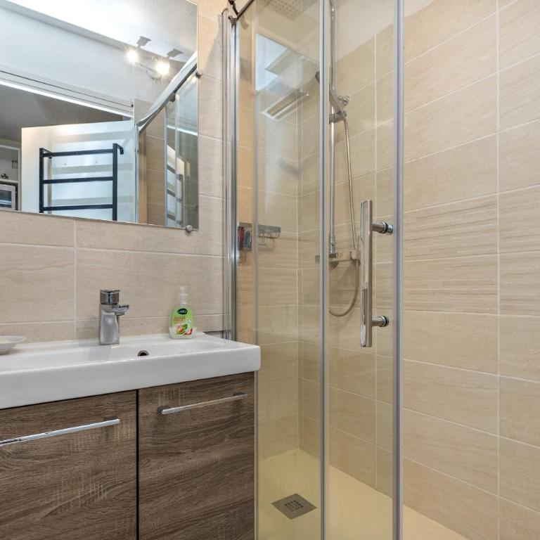 Sète Marina des Quilles, grand T2 climatisé, proche plage, parking privé - Appartement 1 Chambre - 14